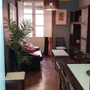https://la-casa-de-heracles-cadiz.hotelsincadiz.net