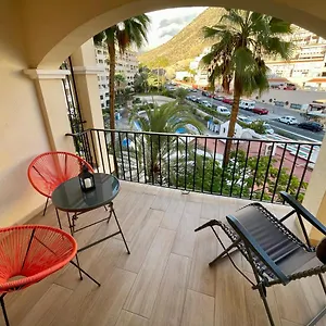 beautiful-studio-pool-view-in-castel-harbour.tenerifehoteles.net/